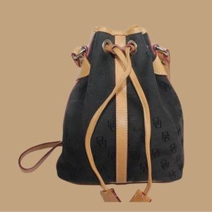 Dooney and Bourke Black Monogram Bag H2244579 (9' H x 10" W x 3" D)